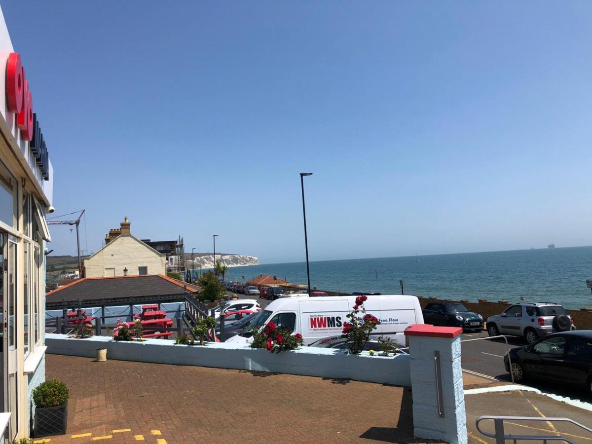 Marina Hotel Sandown Exterior photo