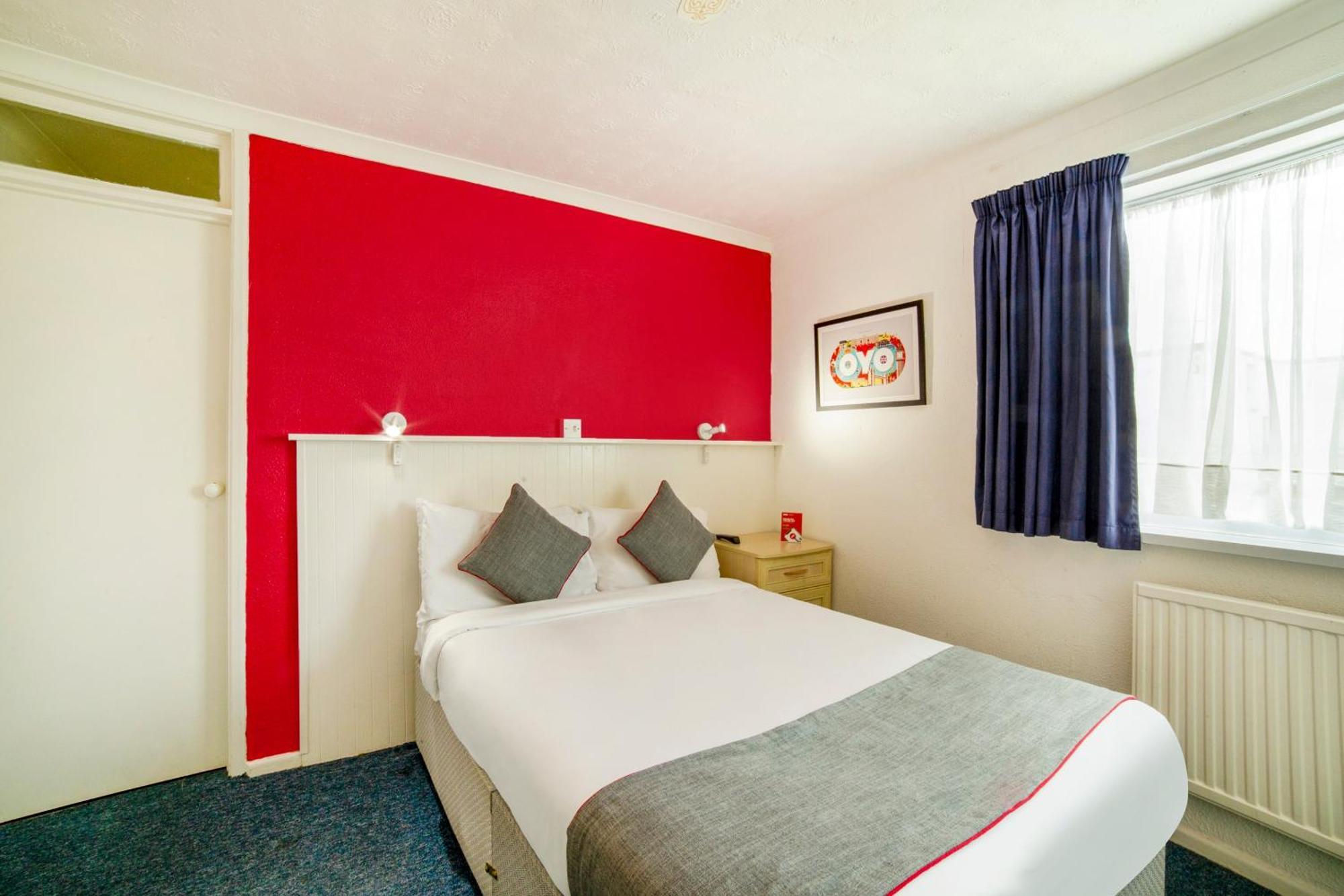 Marina Hotel Sandown Exterior photo