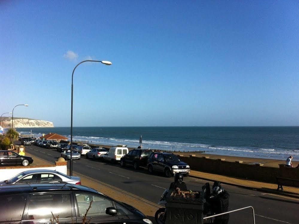 Marina Hotel Sandown Exterior photo
